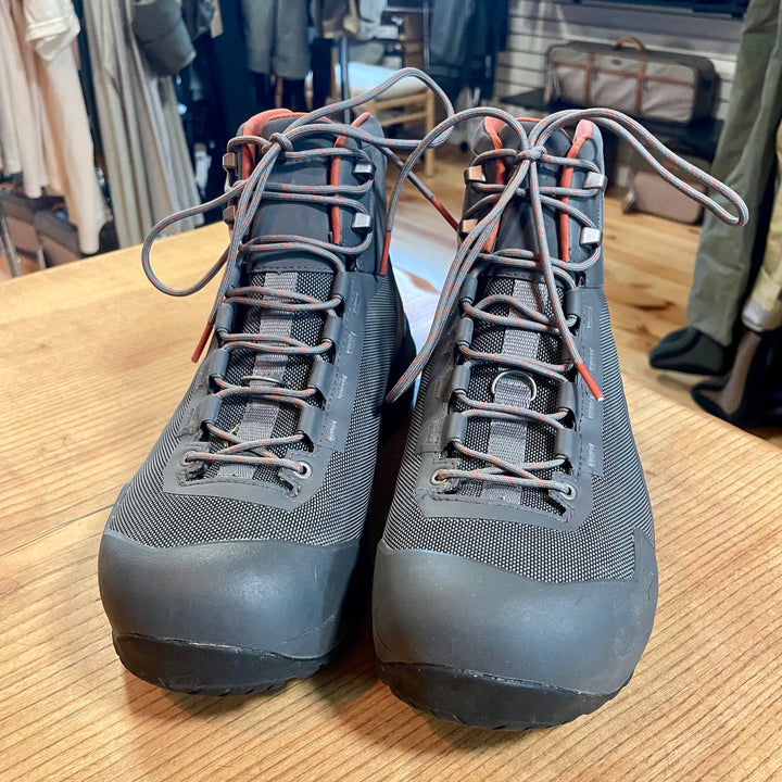 Simms Men's Flyweight Wading Boot Vibram - LIGHTLY USED