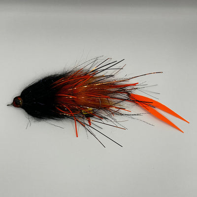 Mosca almizclada con cola de hierro de Bootz Flies