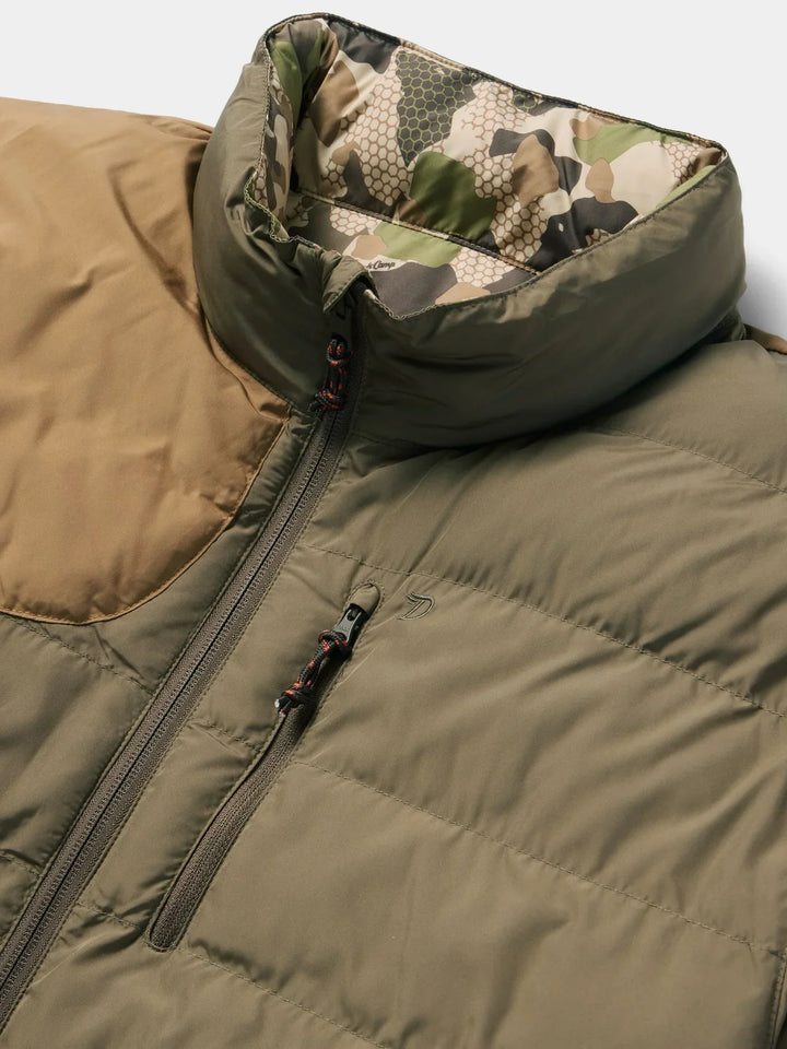 Duck Camp Men’s Reversible Puffer Jacket in Pin Oak / Wetland Camo