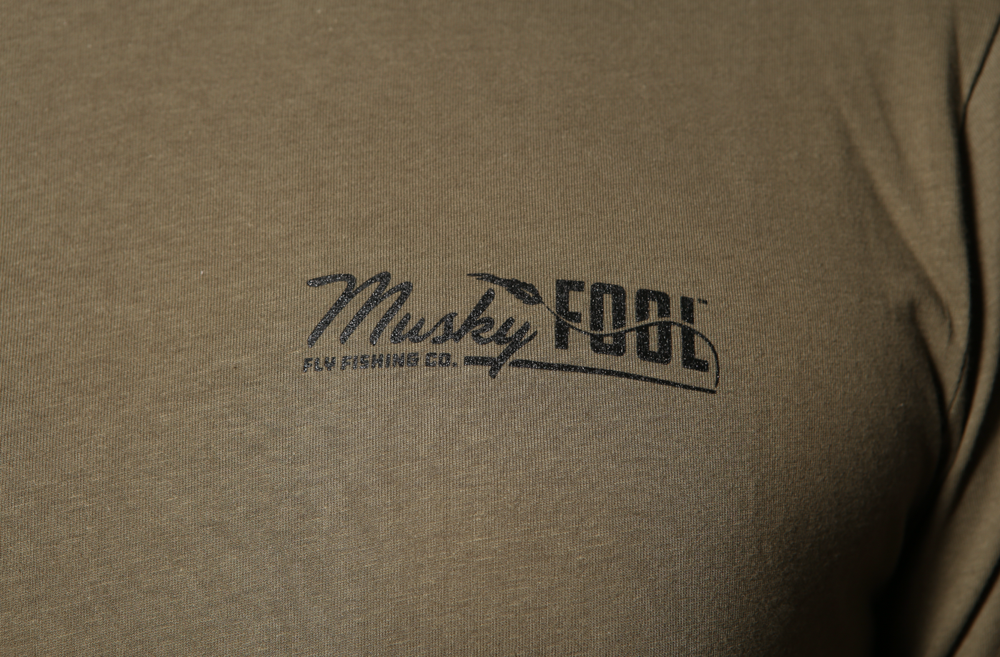 Musky Fool Mean Musky camiseta de manga larga